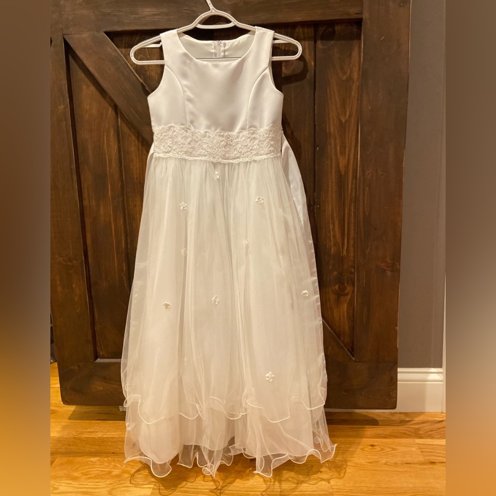 Size 9/10 girls communion dress